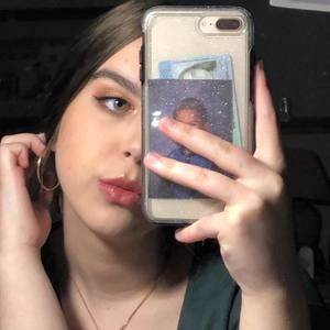 Meet your Posher, Lorin